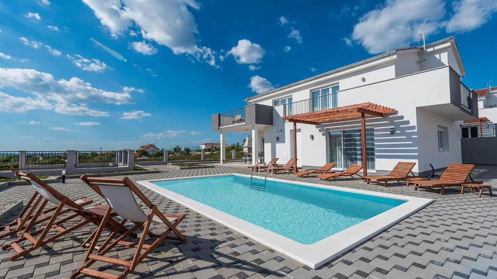 Modern Villa With Private Pool And Terrace location
